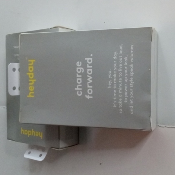 Heyday 6" Lighting to USB C Braided Charging Cable for iPhone/iPad NIB - Picture 3 of 4